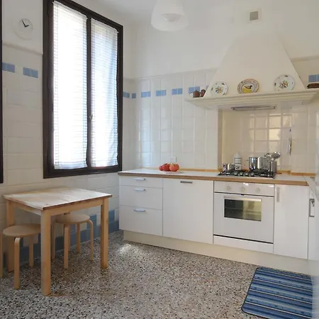 Venis Terrace Canal View *